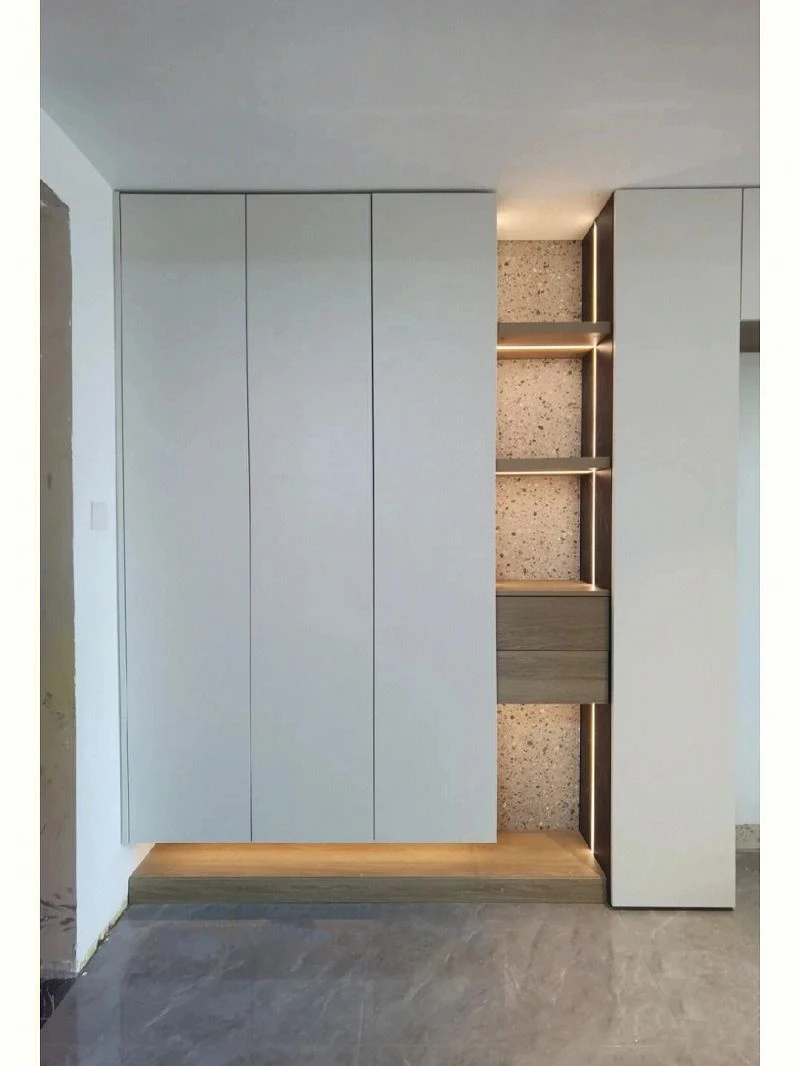 Two-tone light wood and white entry shoe cabinet001 Two-tone light wood and white entry shoe cabinet001